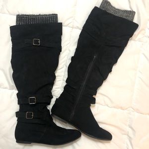 Women’s Black Knee-high Boots. Excellent Condition. Size 9.